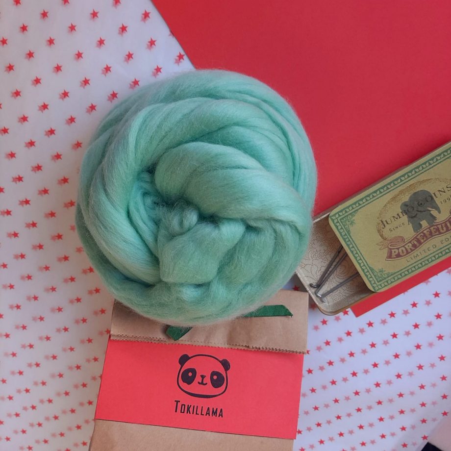 Lana merina extrafina peinada verde menta
