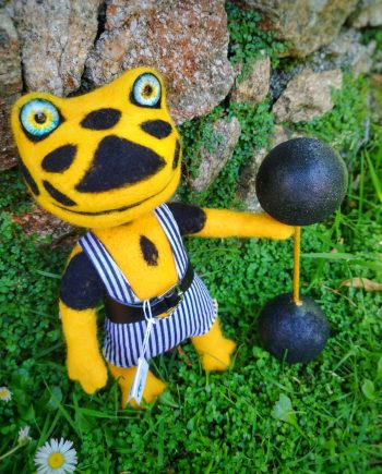 Octavio, la rana levantadora de pesas